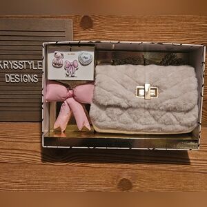 ALDO | Faux Fur Hand Bag w/ Crossbody Strap & Bag Pins